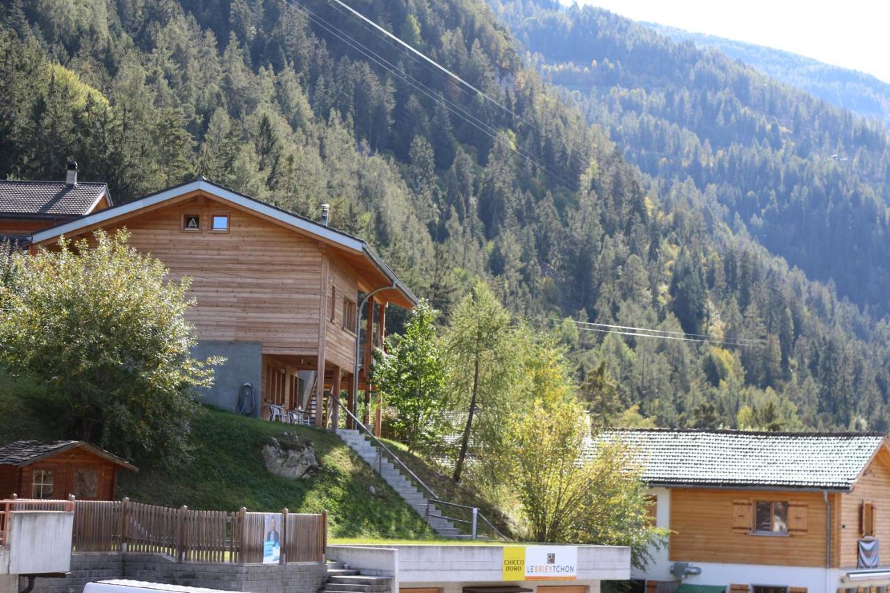 Chalet Tzarbonire Bed and Breakfast Chalais Exterior foto